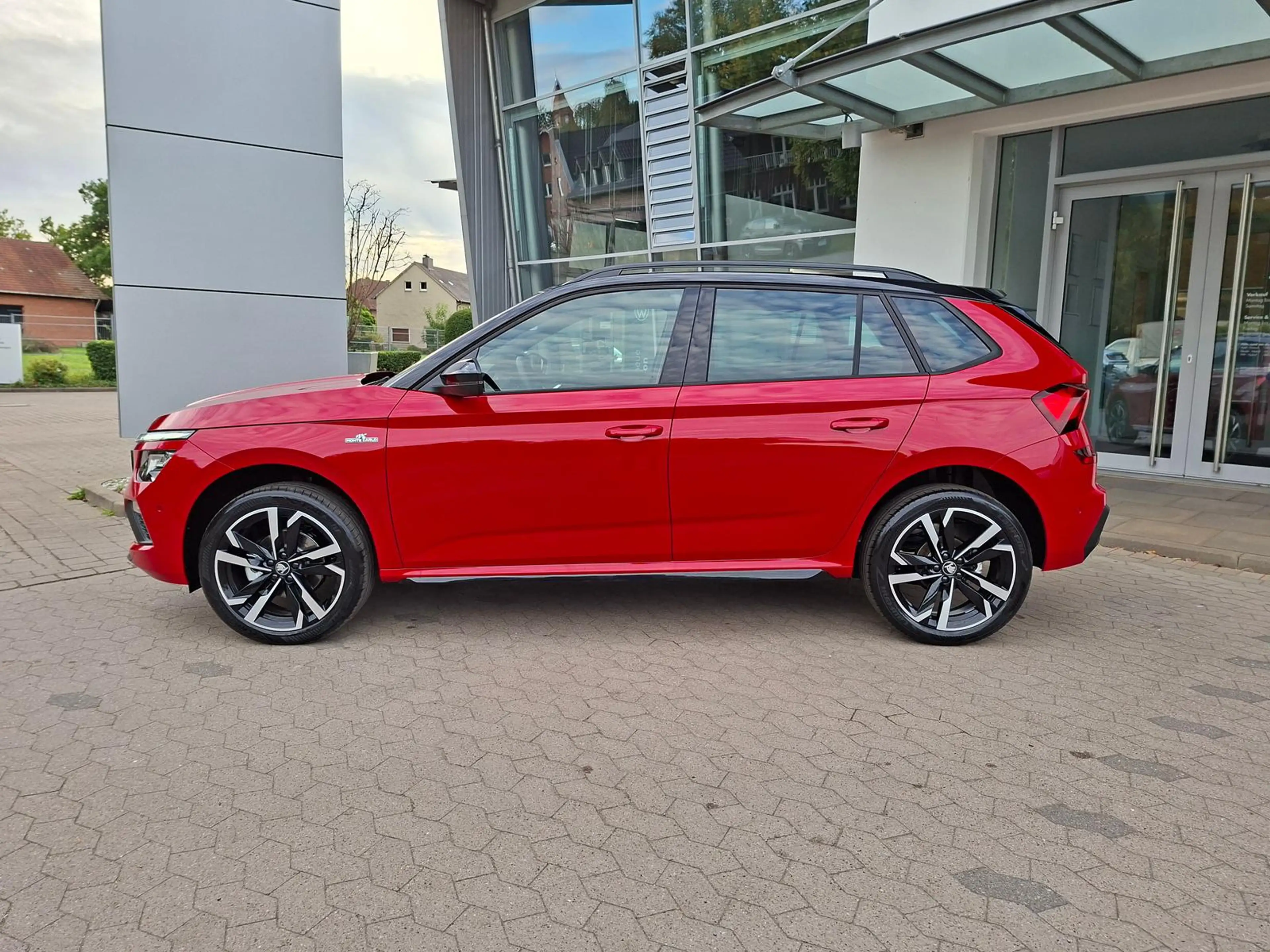 Skoda Kamiq Monte Carlo 1.5TSI DSG AHK Panorama Navi — photo 9