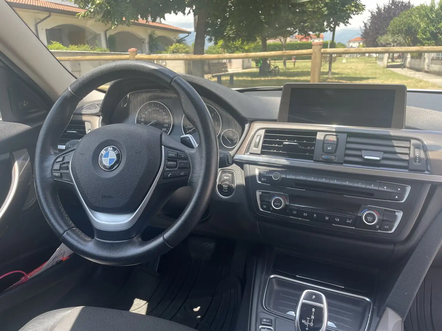 BMW 320 320d Touring Business auto - 2