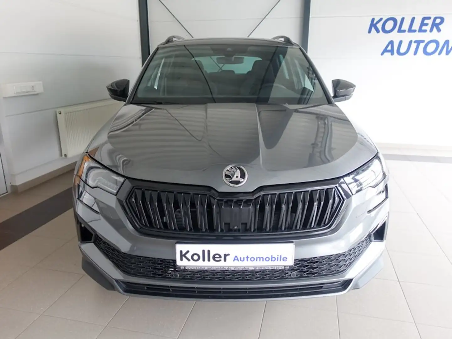 Skoda Karoq 1.5 TSI DSG Sportline Grau - 2