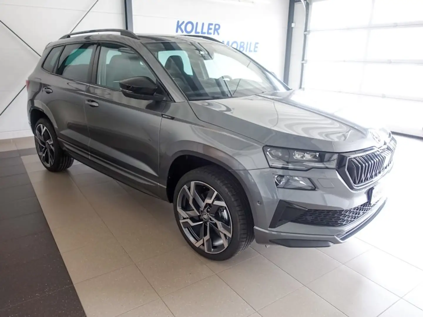 Skoda Karoq 1.5 TSI DSG Sportline Grau - 1