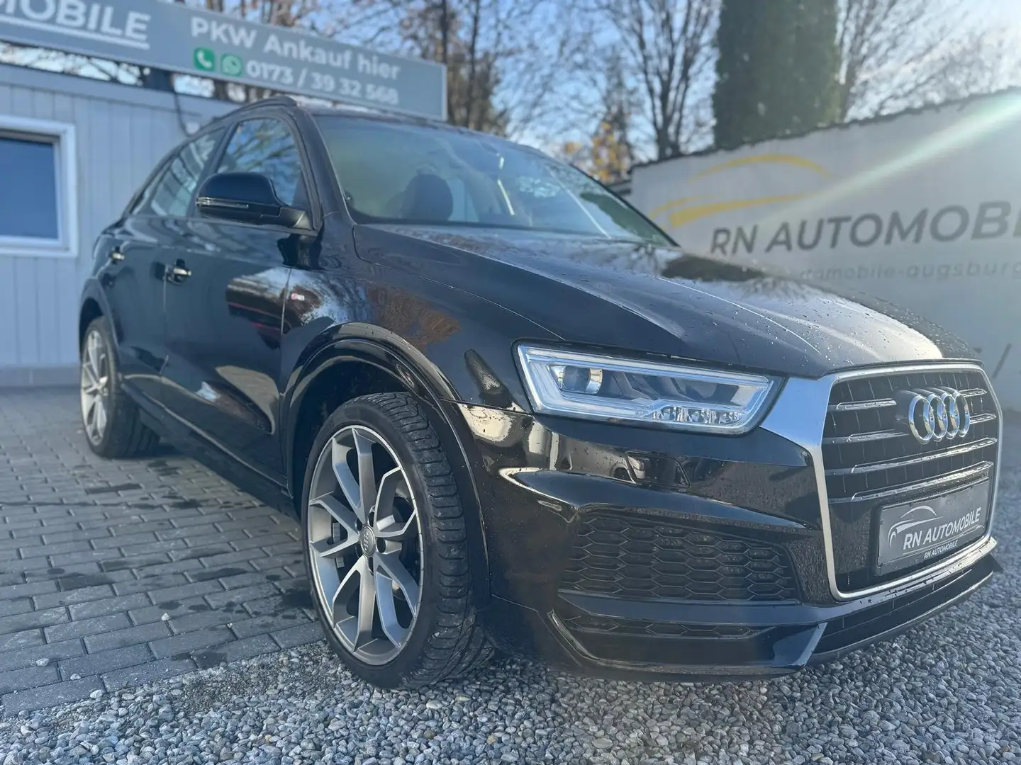 Audi Q3 S Line Scheckheftgepflegt Keyless 20"Alufelgen Schwarz - 2