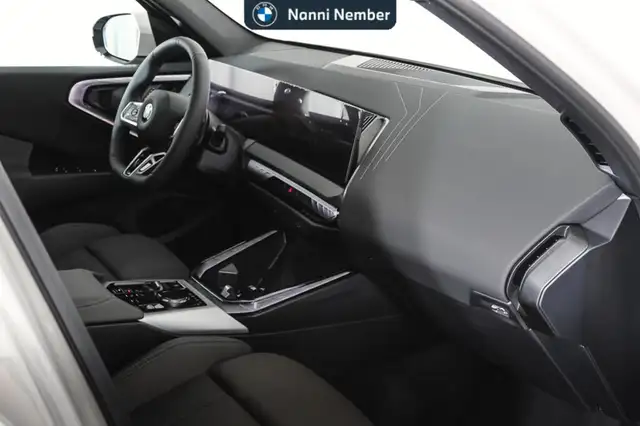 BMW X3 view 8