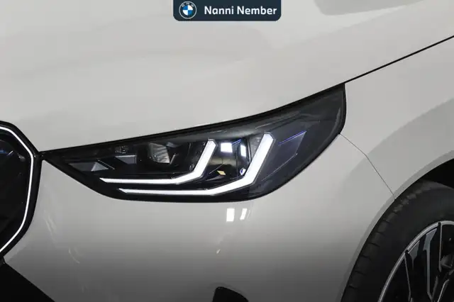 BMW X3 view 5