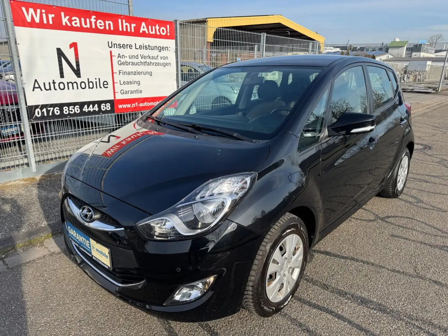 Hyundai iX20 *Sitzheizung*PDC vorne u. hinten*el. Spiegel Schwarz - 1