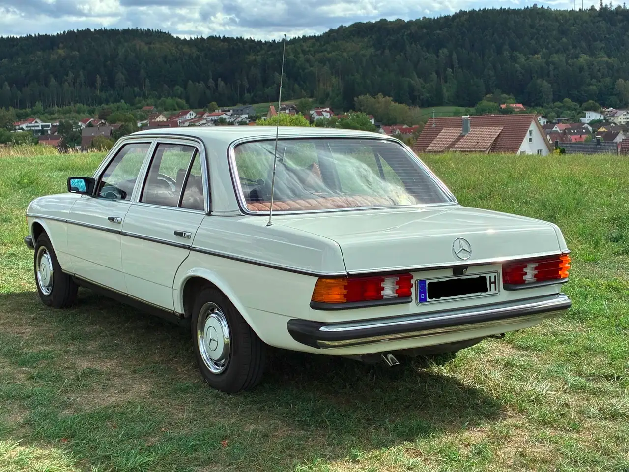 Mercedes-Benz 200 W123, foto 3