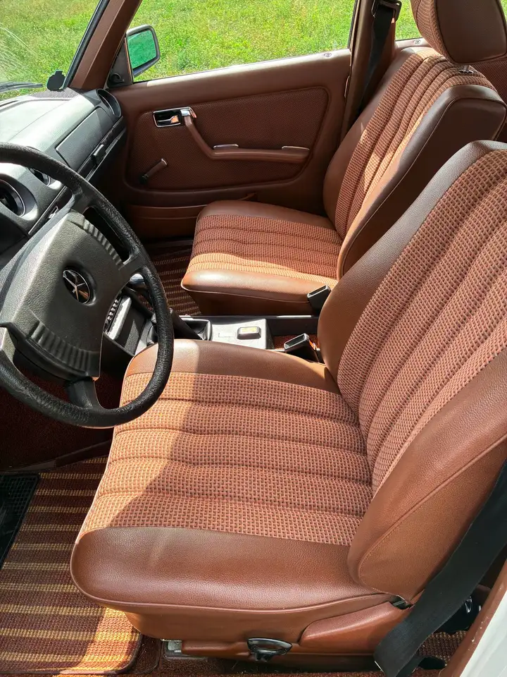 Mercedes-Benz 200 W123, foto 8