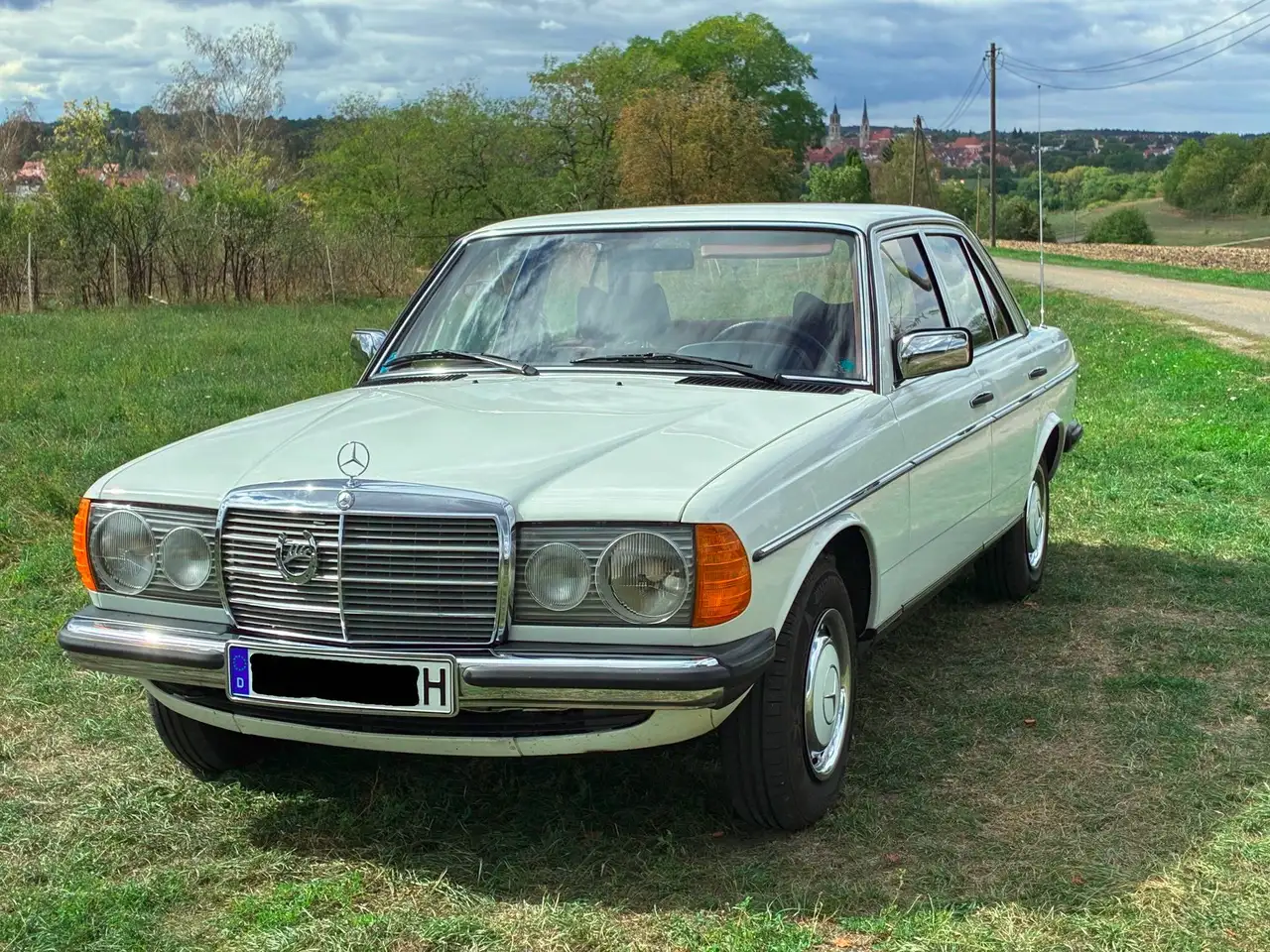 Mercedes-Benz 200 W123, foto 1