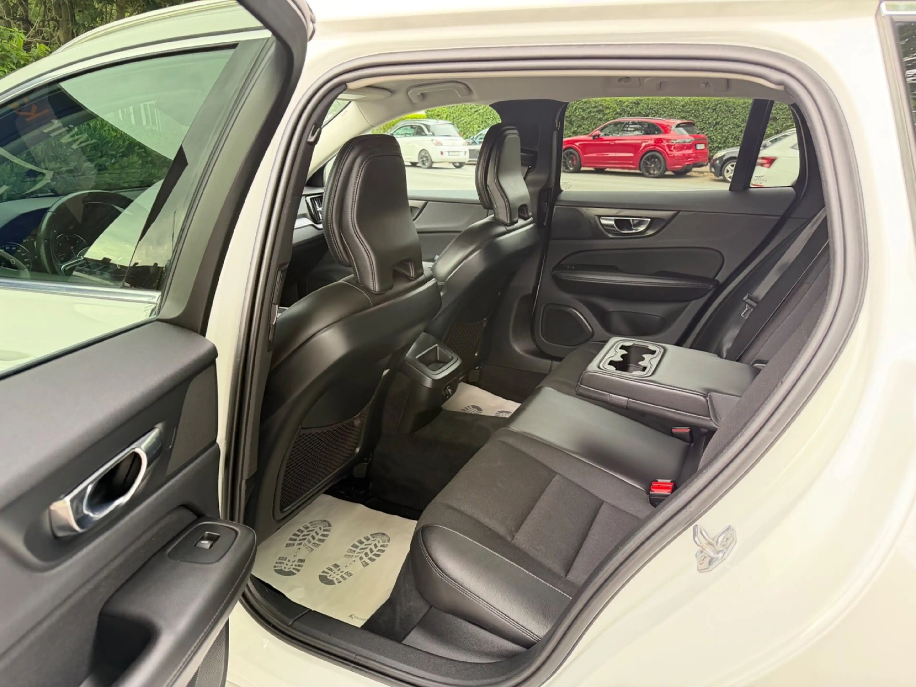 Volvo V60 Kombi Momentum Pro*AUTOMATIK*LED*NAVI*AHK* — photo 14