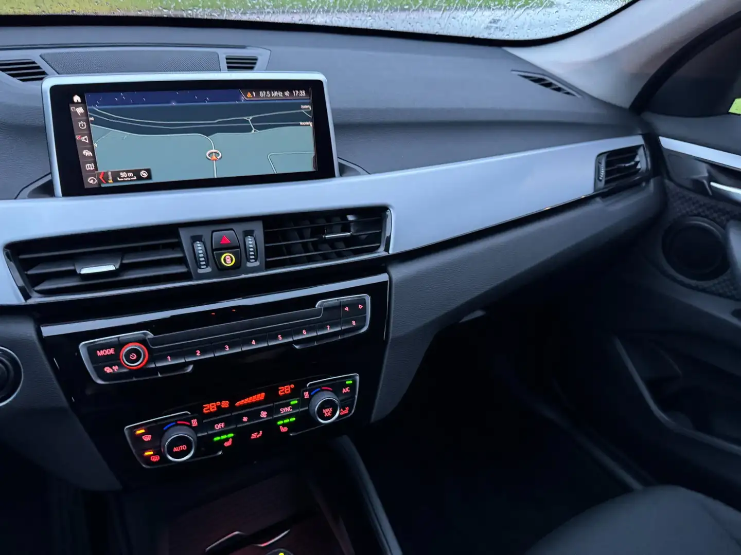 BMW X1 XDrive25e Business Edition Plus NAVI / TREKHAAK Noir - 2