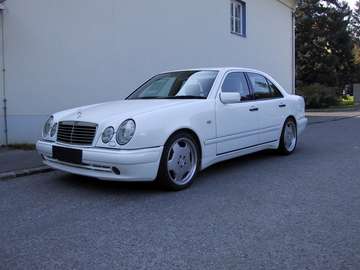 E 55 AMG 4-MATIC