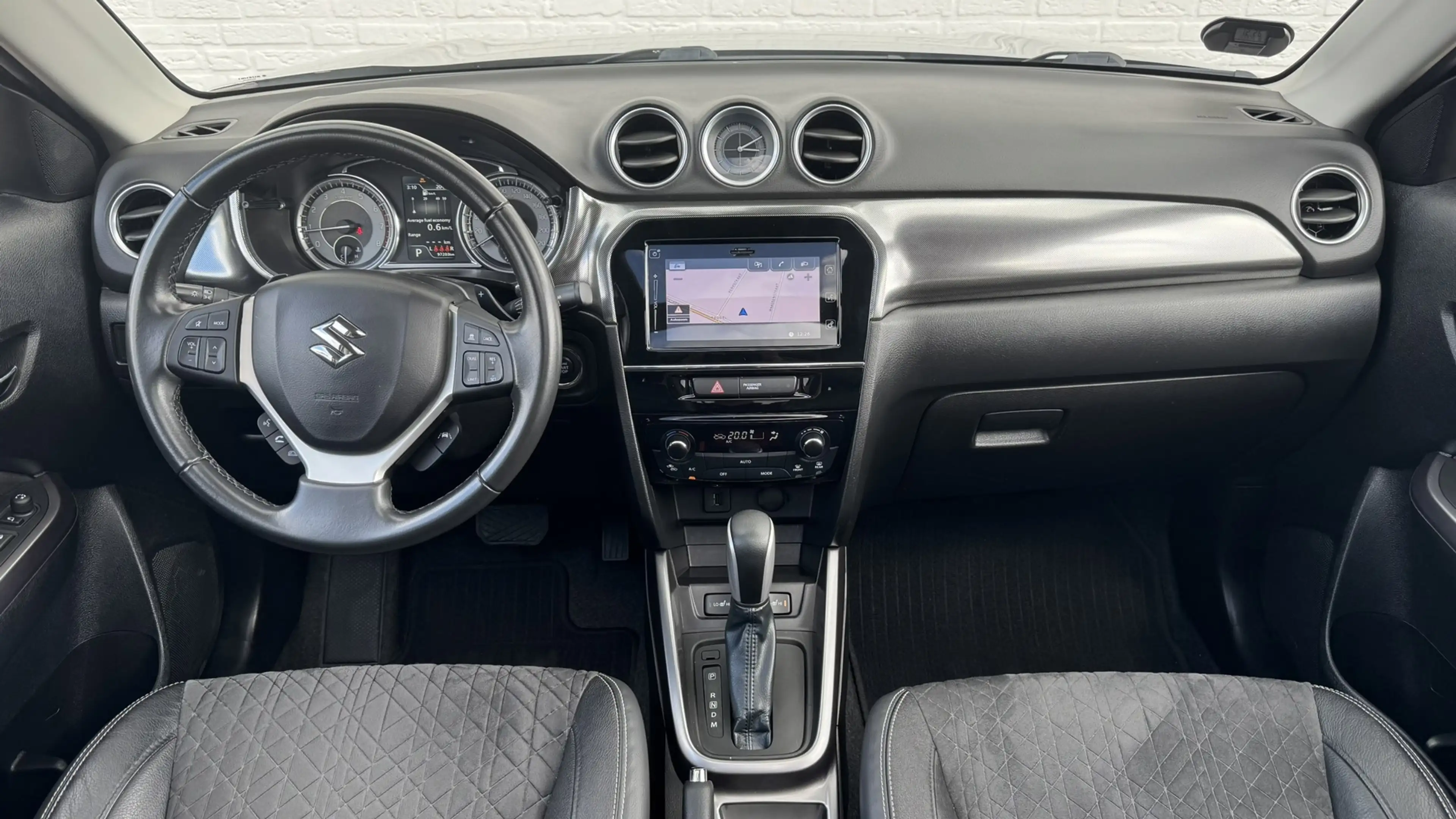 Suzuki Vitara 1.4 Boosterjet Style Smart Hybrid Trekhaak Panoram — photo 2