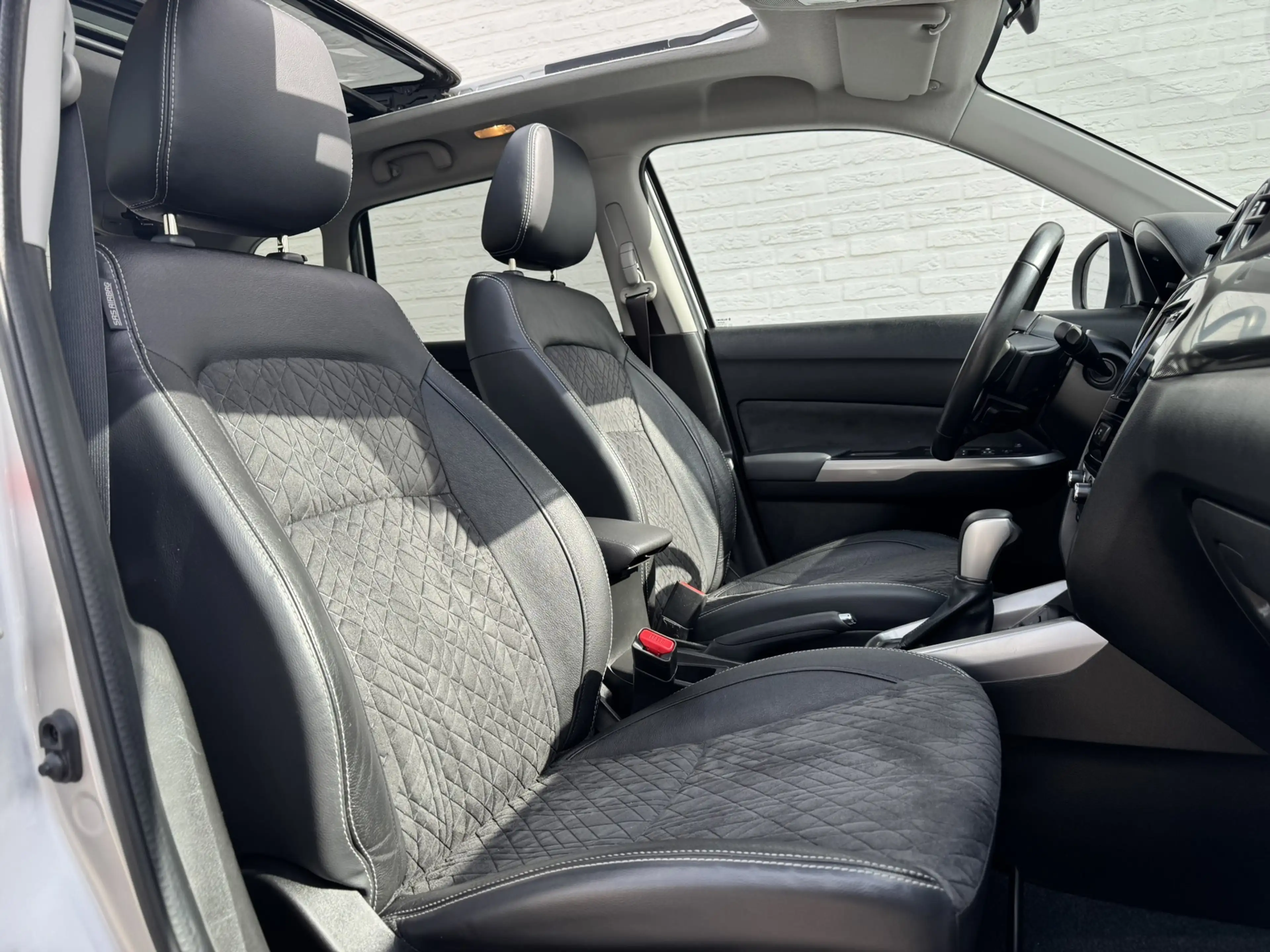 Suzuki Vitara 1.4 Boosterjet Style Smart Hybrid Trekhaak Panoram — photo 19