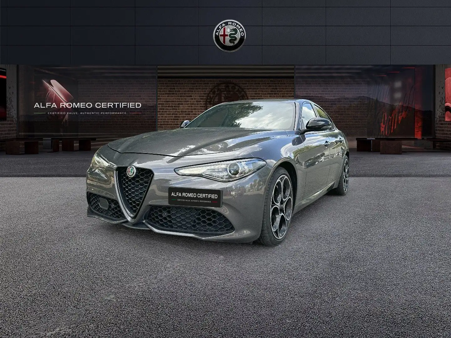 Alfa Romeo Giulia 2.2 TD 210 CV Veloce AT8 Q4 Grijs - 1