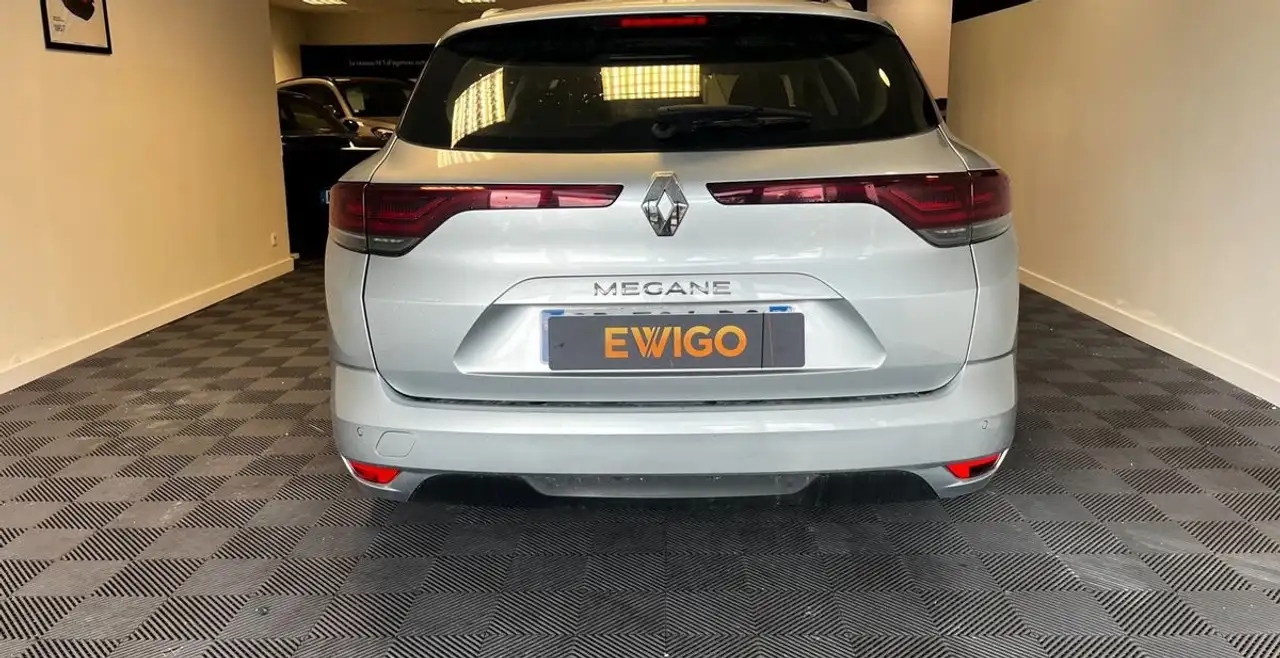Renault Megane Berline — photo 12