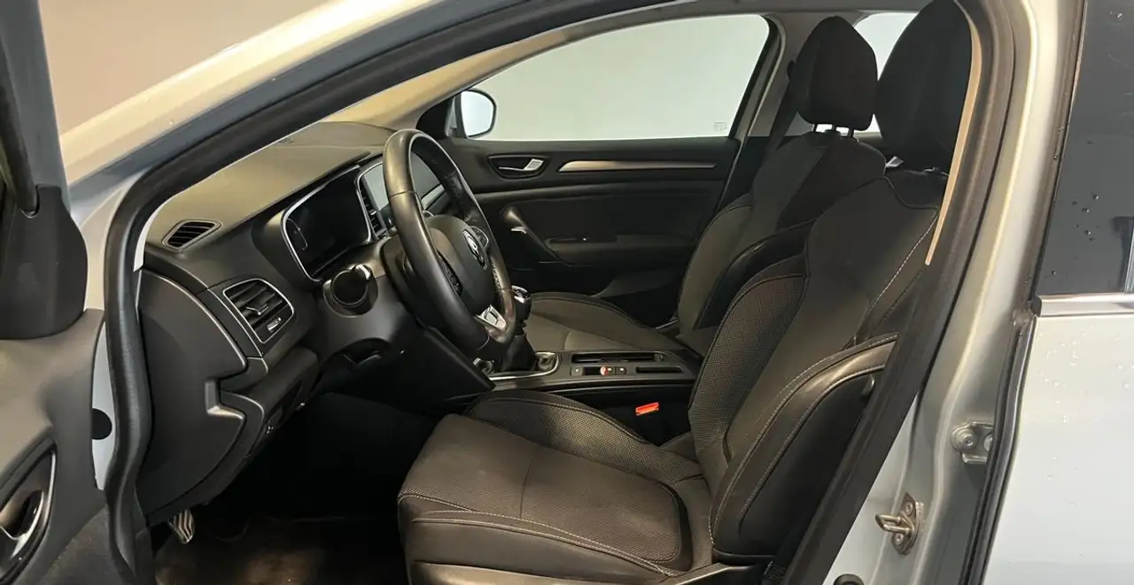 Renault Megane Berline — photo 6
