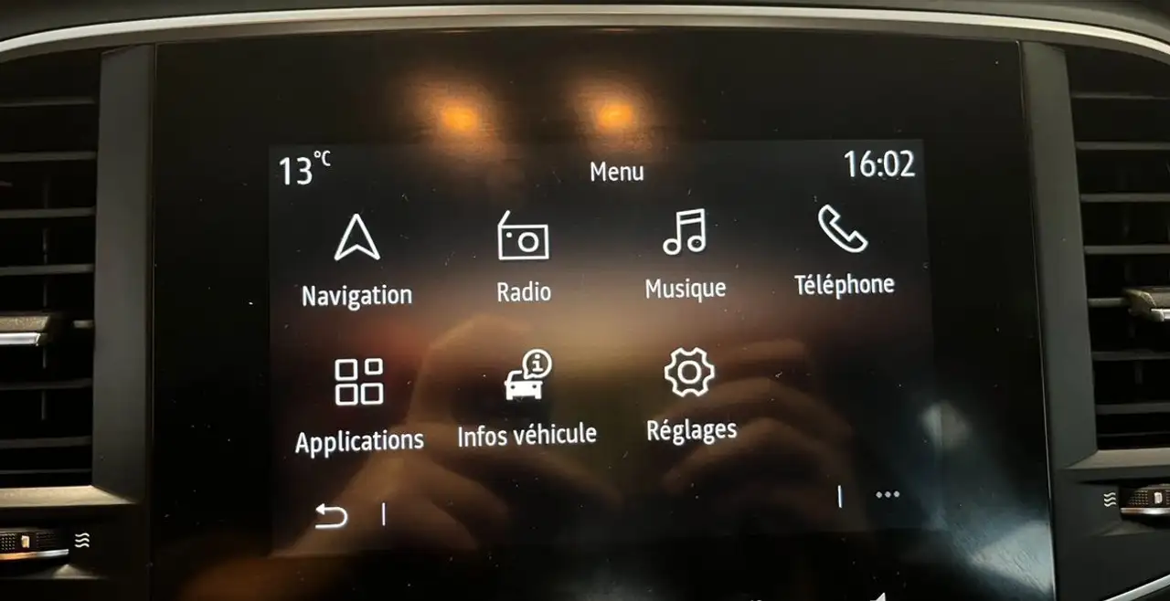 Renault Megane Berline — photo 22