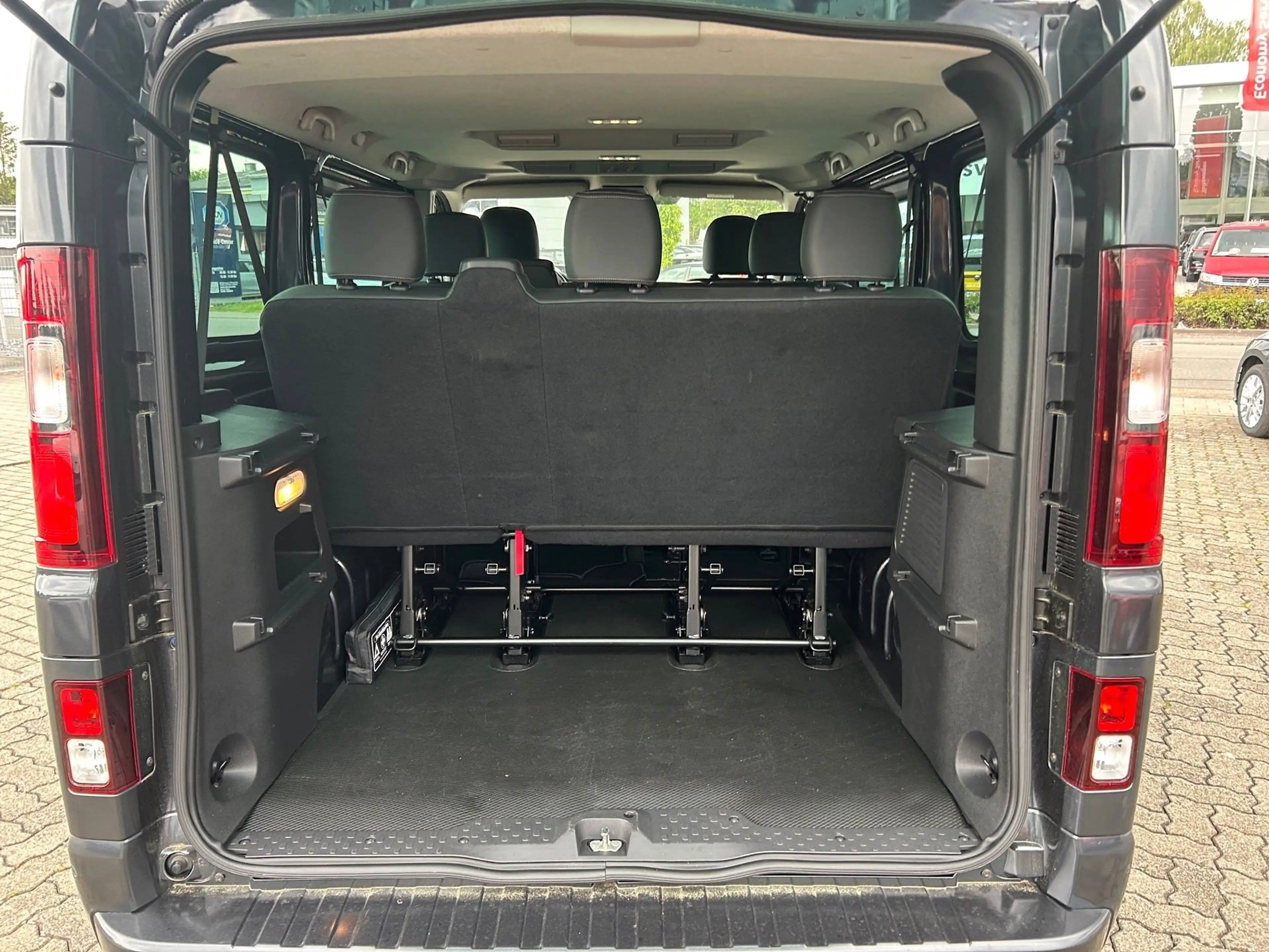 Nissan Primastar Kombi dCI 150 L1H1 2.8t Tekna ACC+LED — photo 11