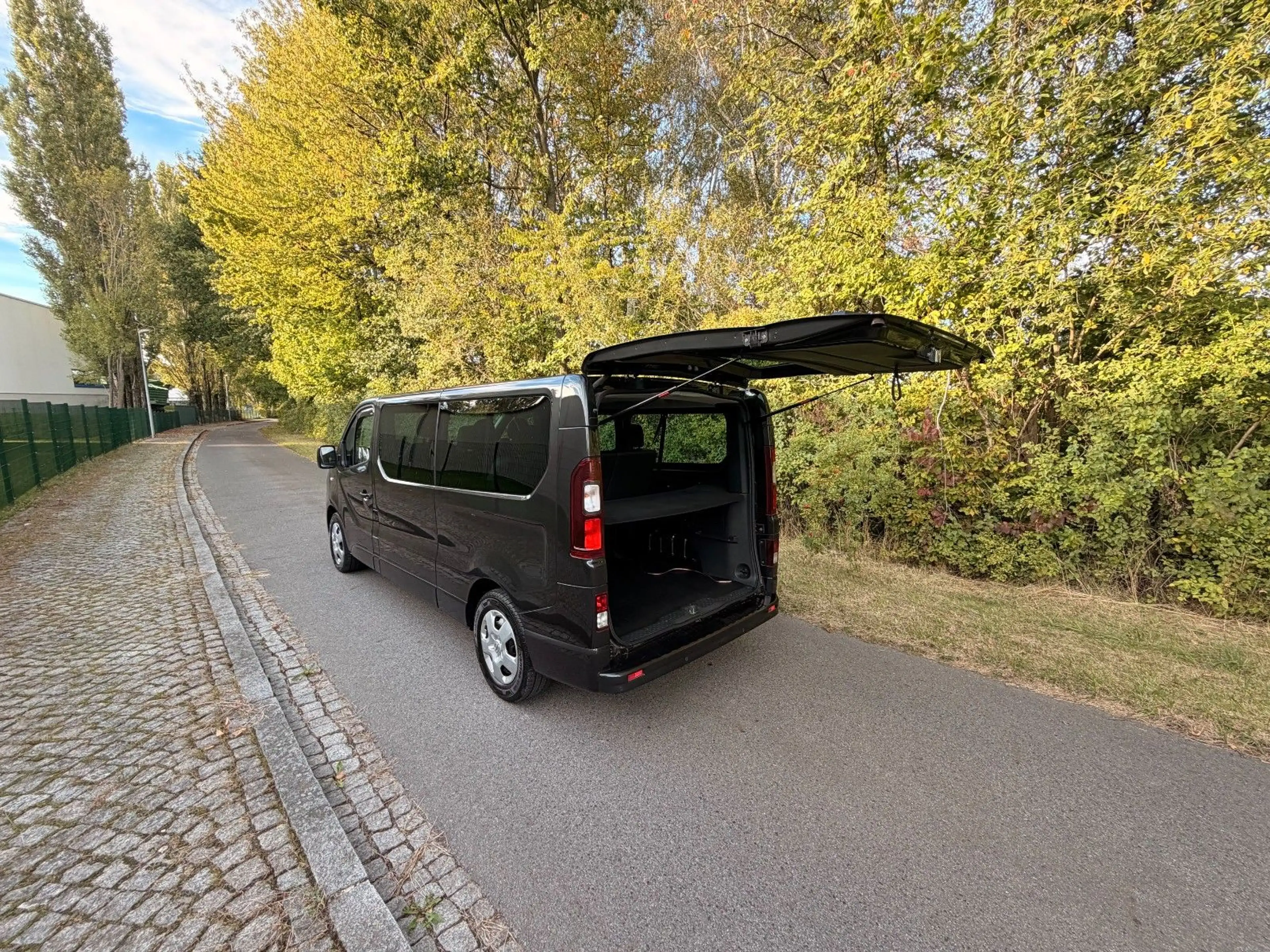 Opel Vivaro B Kombi L2H1  2,9t Tempomat Klima Navi — photo 9