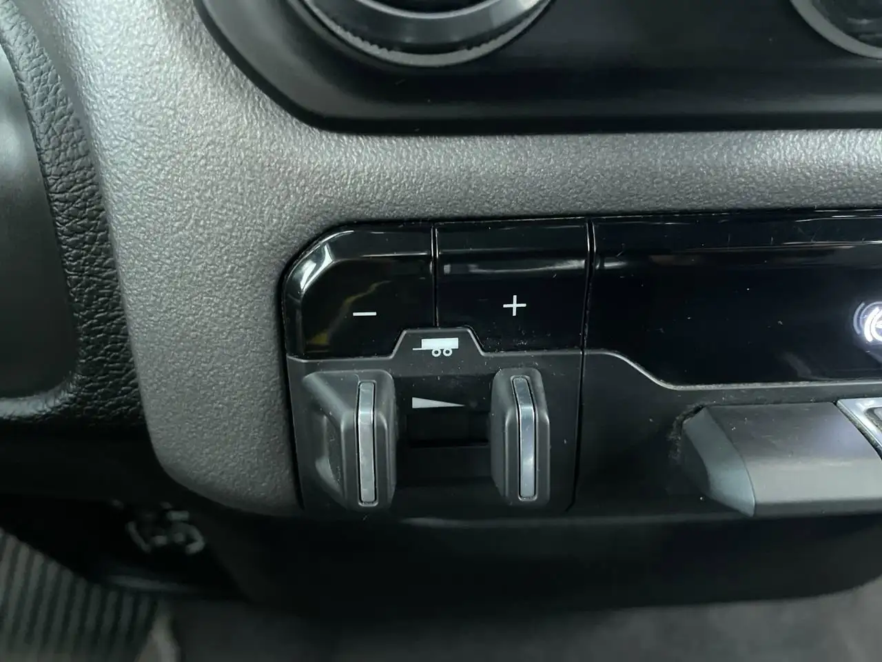 RAM 3500 снимка RAM 3500