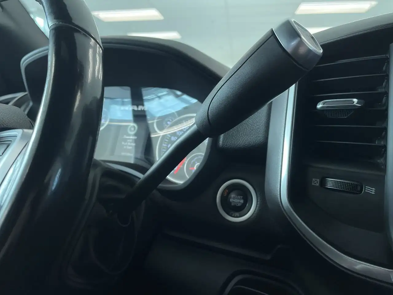 RAM 3500 снимка RAM 3500