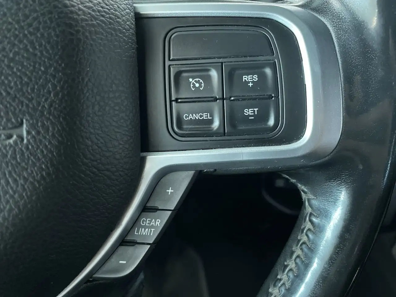 RAM 3500 снимка RAM 3500