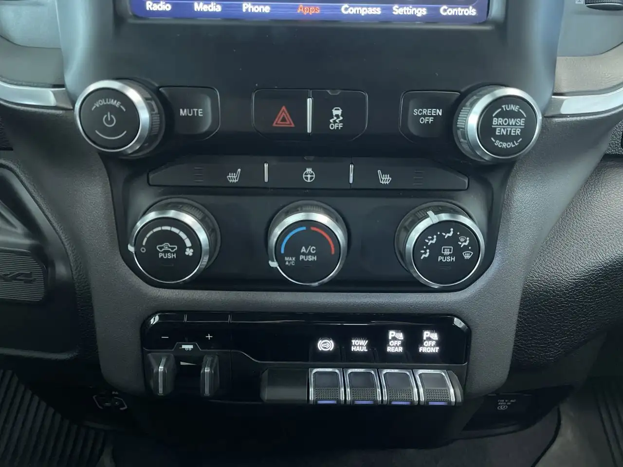 RAM 3500 снимка RAM 3500