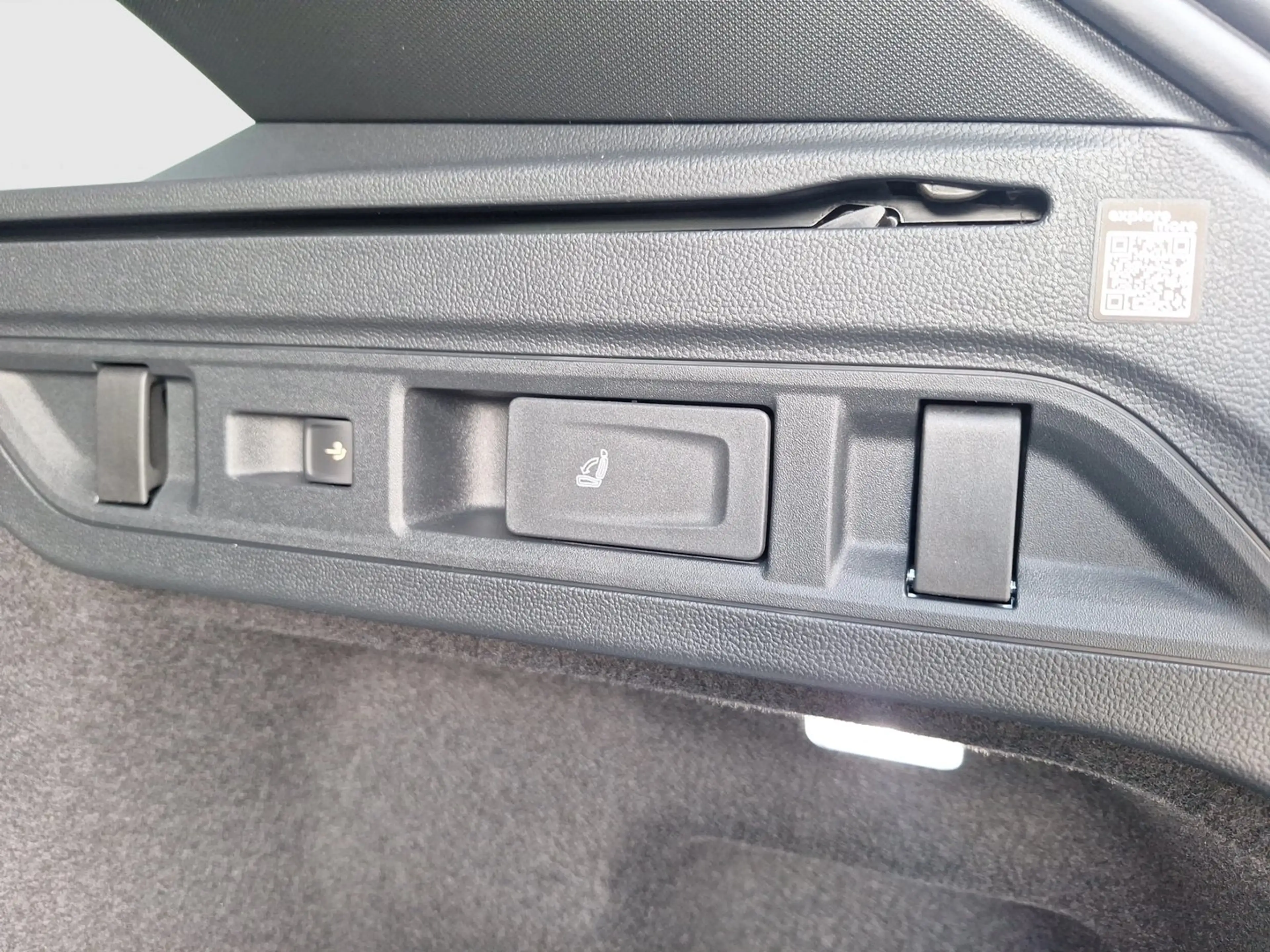 Skoda Superb Sportline iV TSI DSG — photo 15