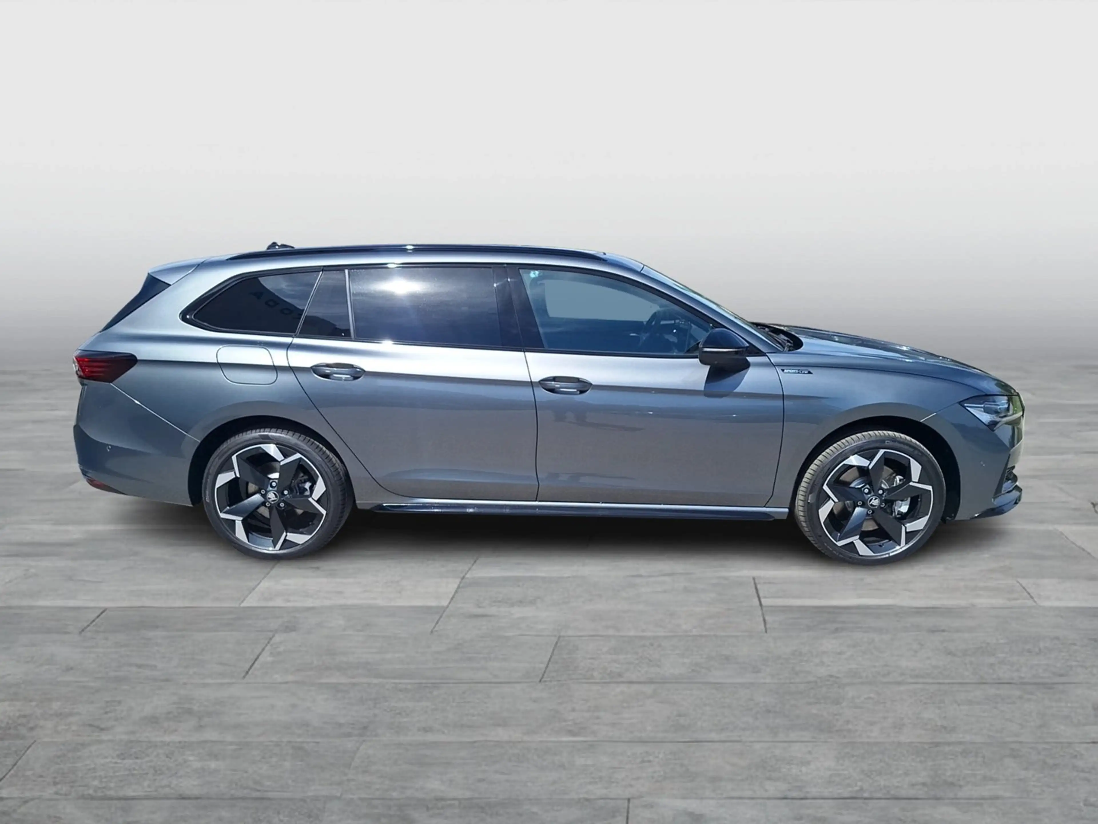 Skoda Superb Sportline iV TSI DSG — photo 6