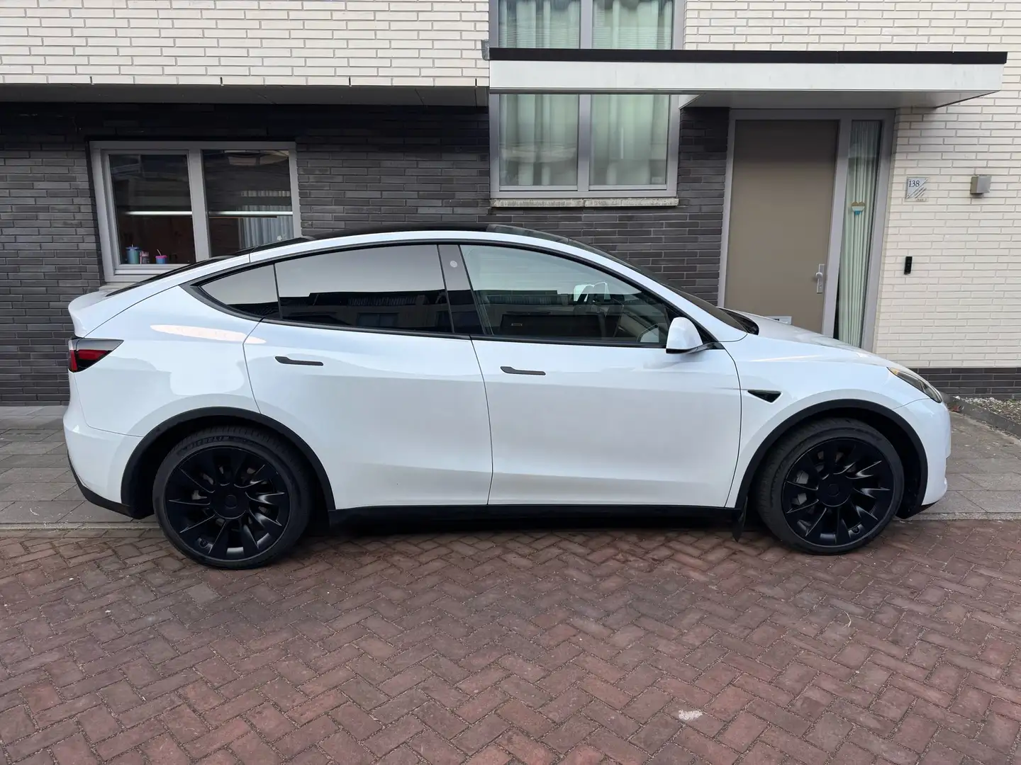 Tesla Model Y Long Range AWD 75kWh Nov-2023 Blanco - 1