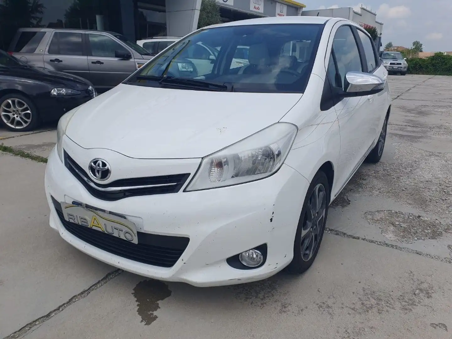 Toyota Yaris 1.4 D-4D 5 porte Trend white edition Bianco - 1