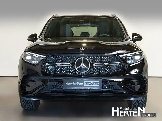Mercedes-Benz GLC view 2