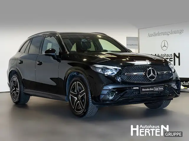 Mercedes-Benz GLC view 3