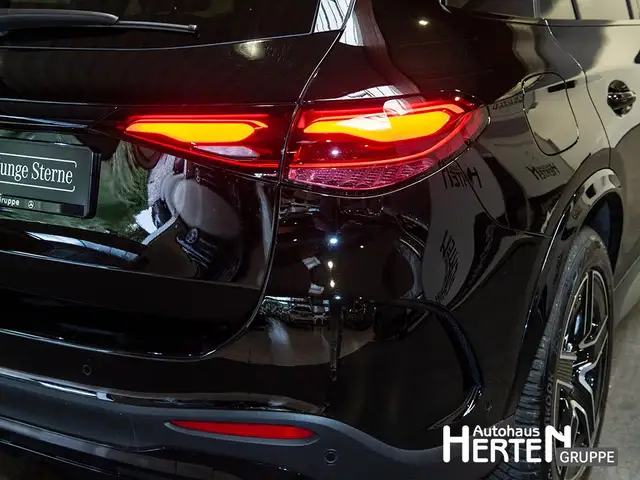 Mercedes-Benz GLC view 14