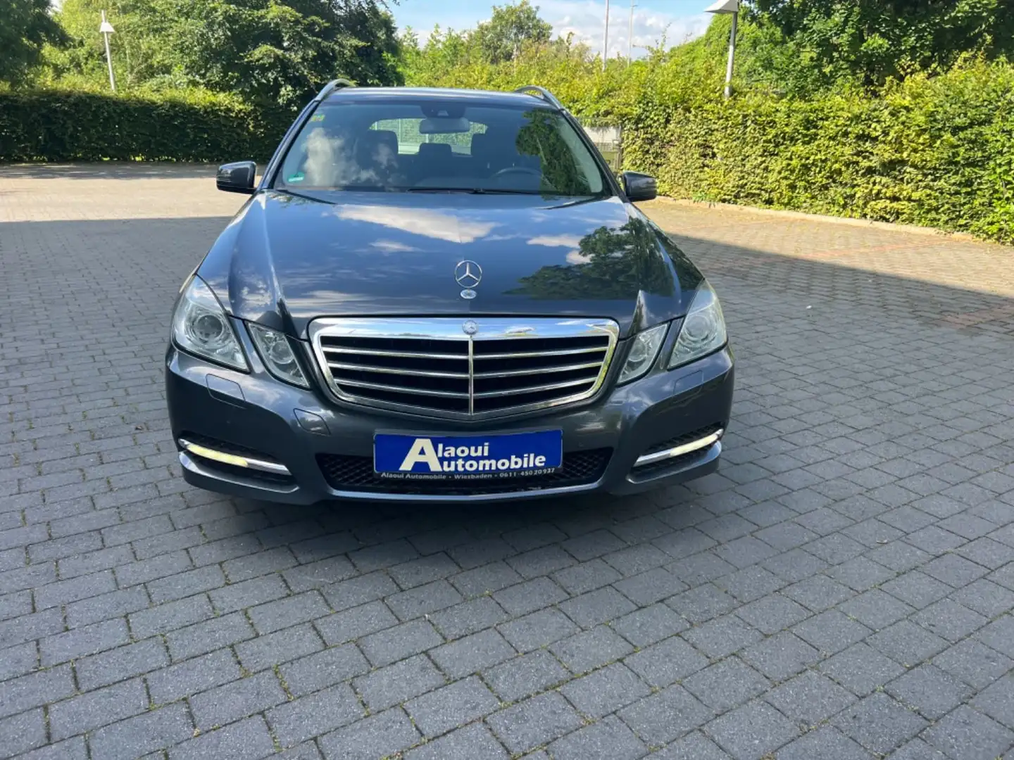 Mercedes-Benz E 220 CDI BlueEfficiency Gris - 2