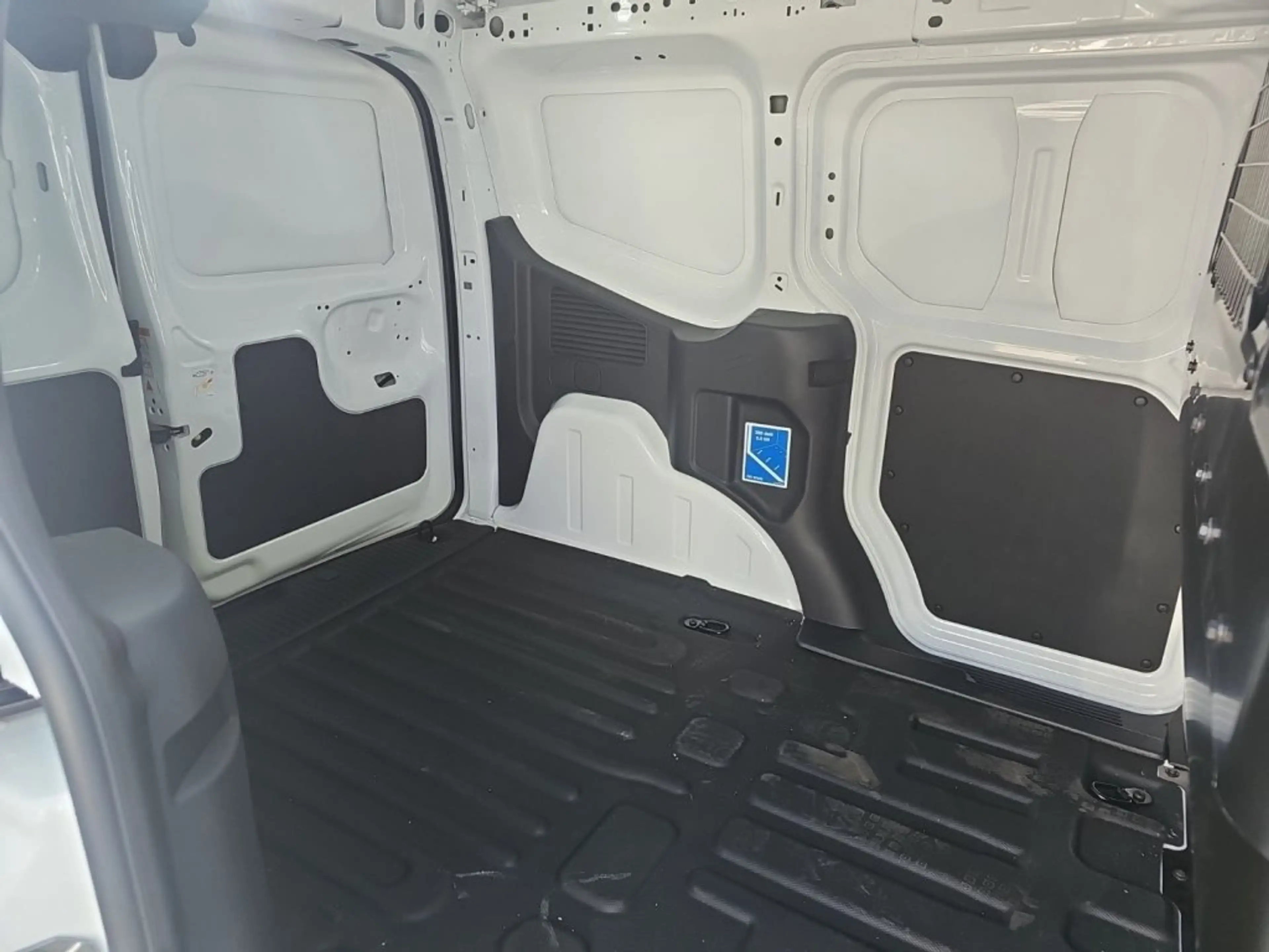 Ford Transit Courier Kasten Trend 1,0L Eboost 100PS M FWD — photo 12