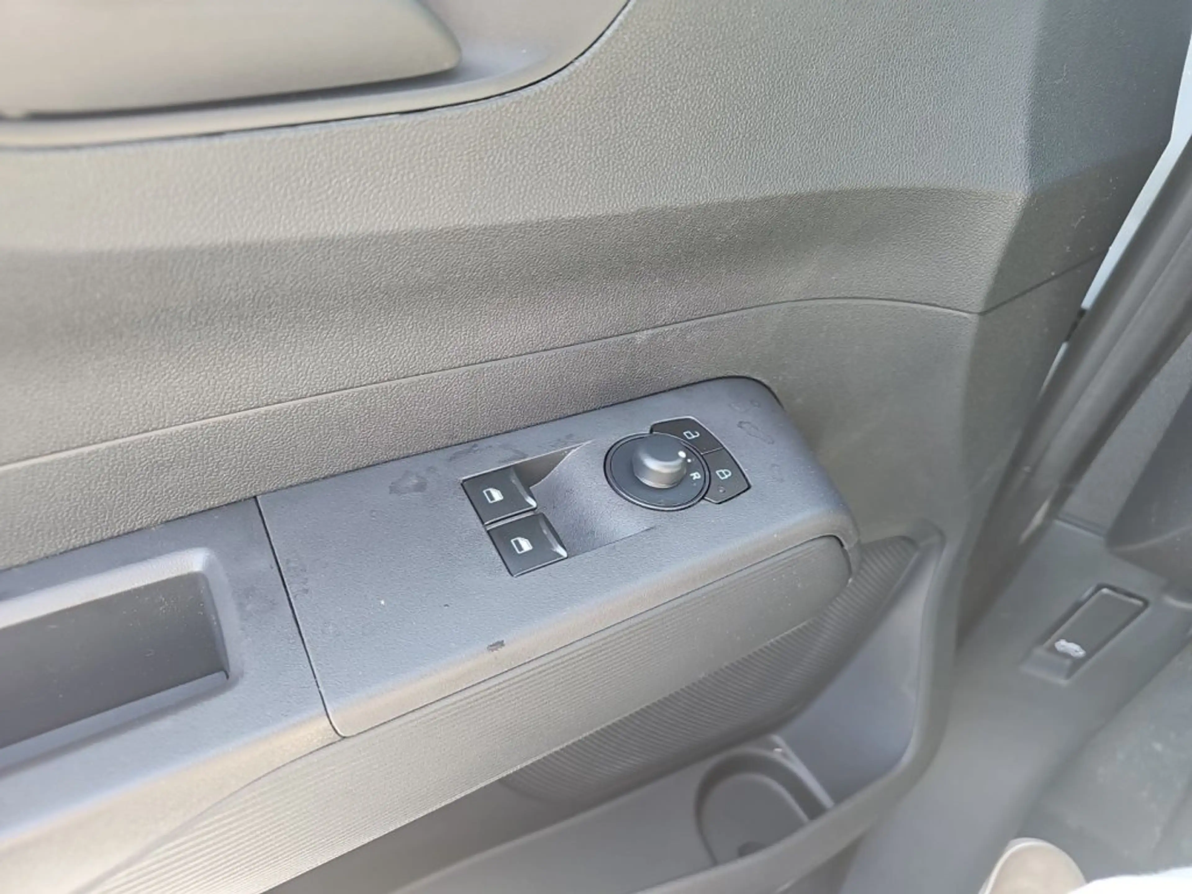 Ford Transit Courier Kasten Trend 1,0L Eboost 100PS M FWD — photo 14