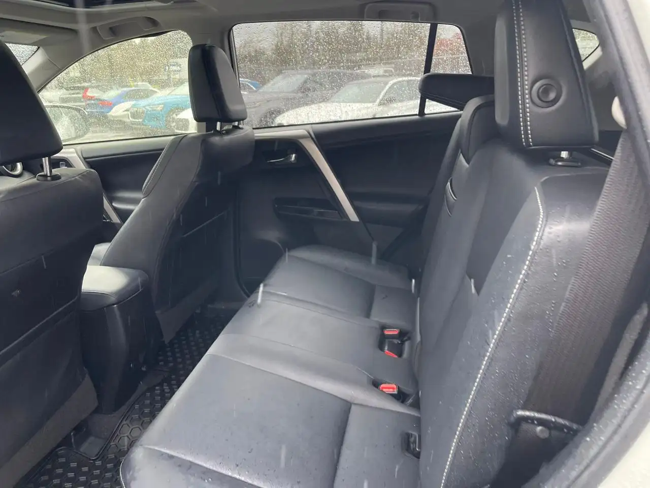 Toyota RAV 4 снимка Toyota RAV 4