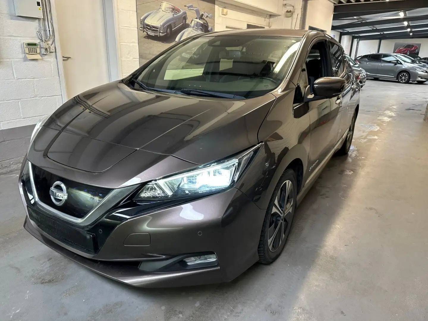 Nissan Leaf 40 kWh Acenta (EU6.2) Коричневий - 1