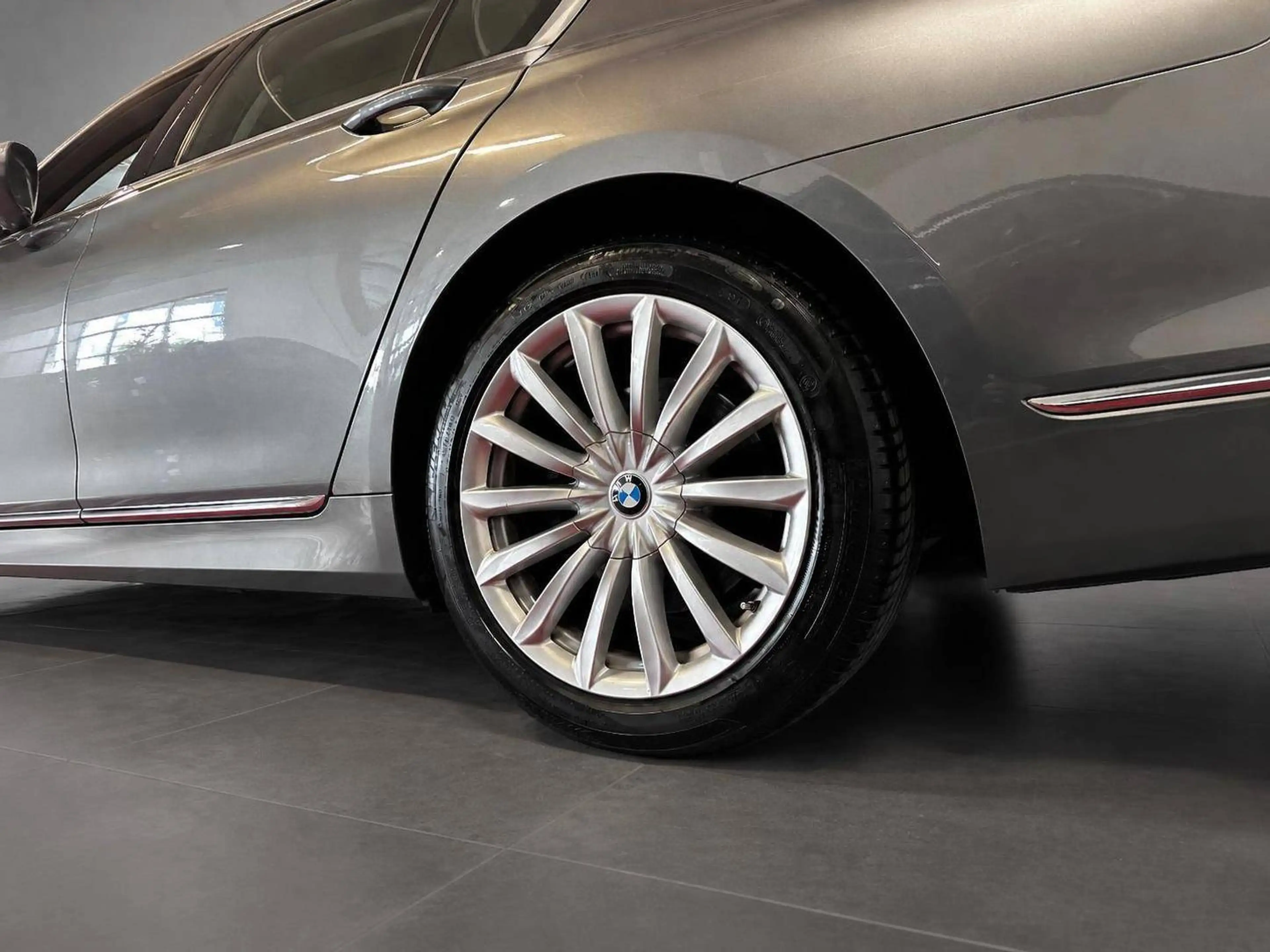 BMW 730 730 d — photo 4
