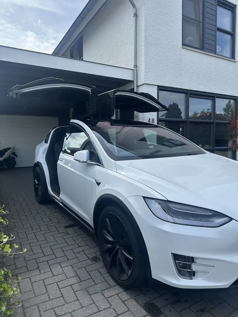 Tesla Model X 100D Performance Weiß - 1