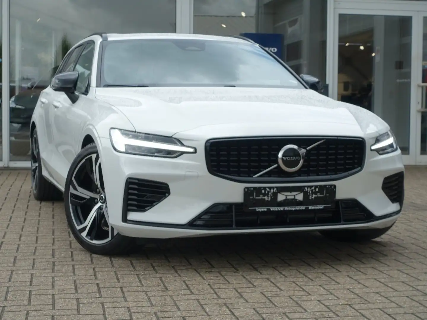 Volvo V60 T8 AWD Plug-in Hybrid/B&W/Lenkradhz./HeadUp Wit - 2