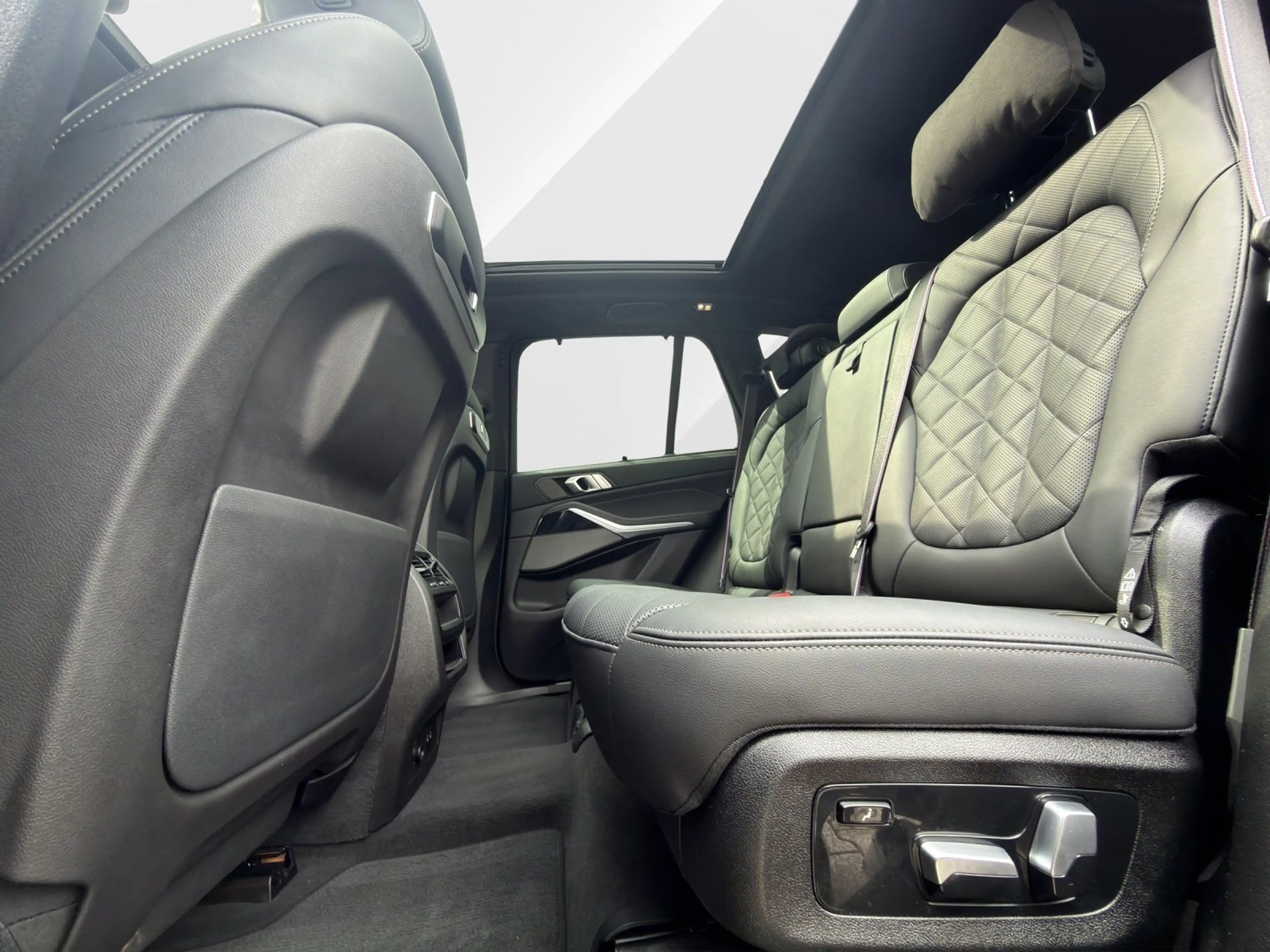BMW X5 xDrive30d M-Sport Pro AHK HUD Pano 7-Sitzer DrivAs — photo 13