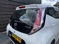 Toyota Aygo 1.0 VVT-i x-play / AC / CAMERA / BT / NAP / GR.SCH Blanc - thumbnail 4