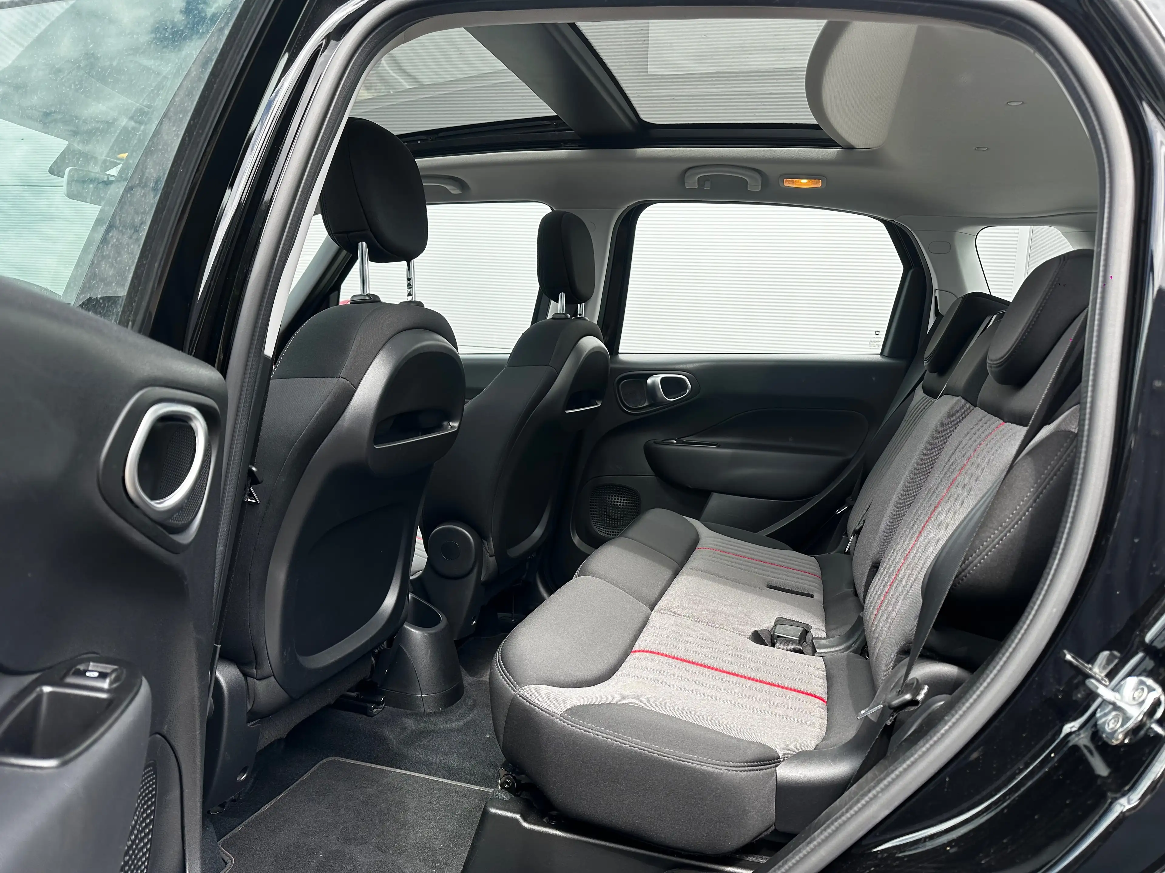 Fiat 500L 1.4i *** FULL *** ÉTAT NEUVE — photo 10