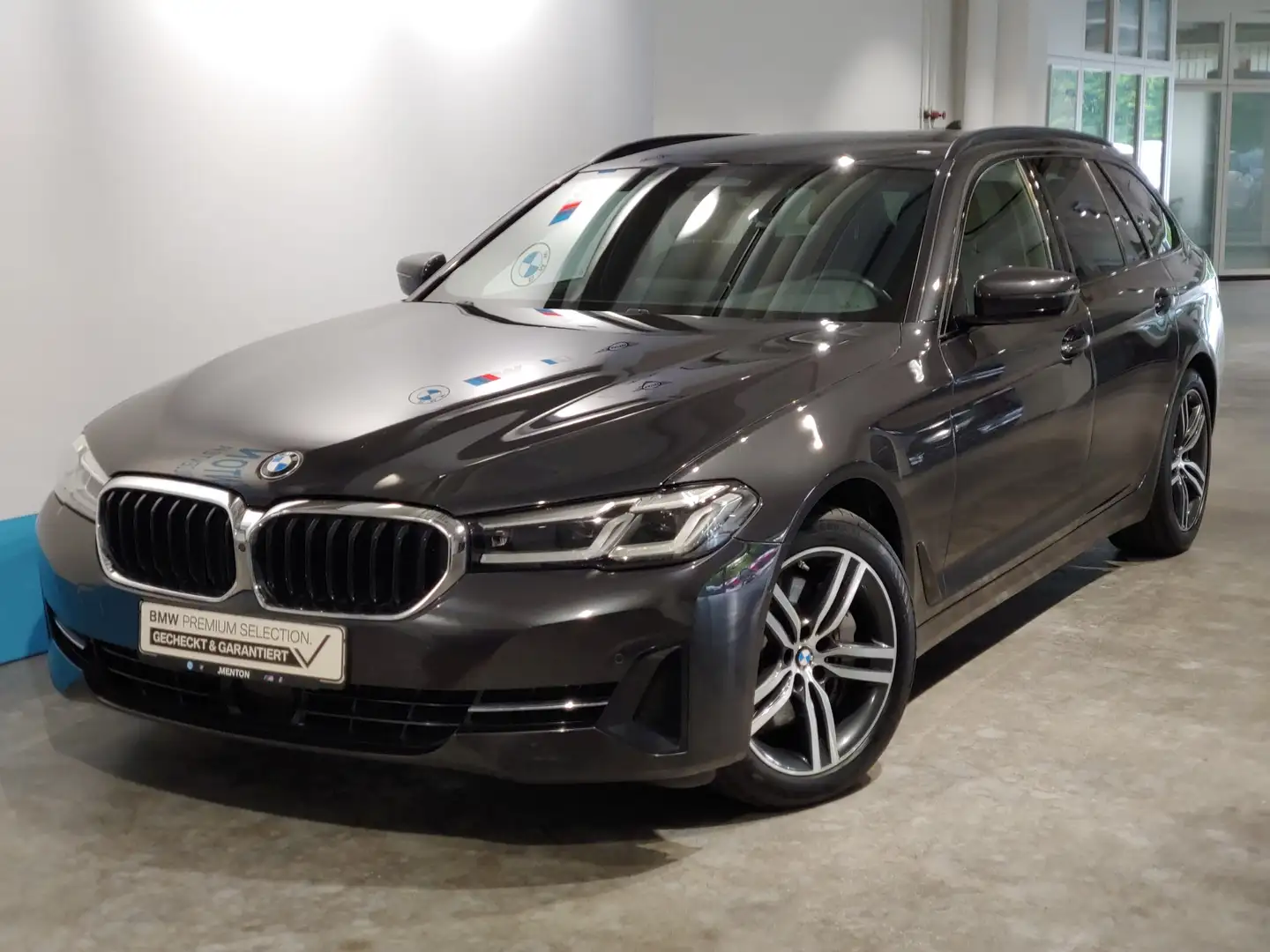 BMW 530 d xDrive DAB/LED/Standhzg./RFK/AHK Grau - 1