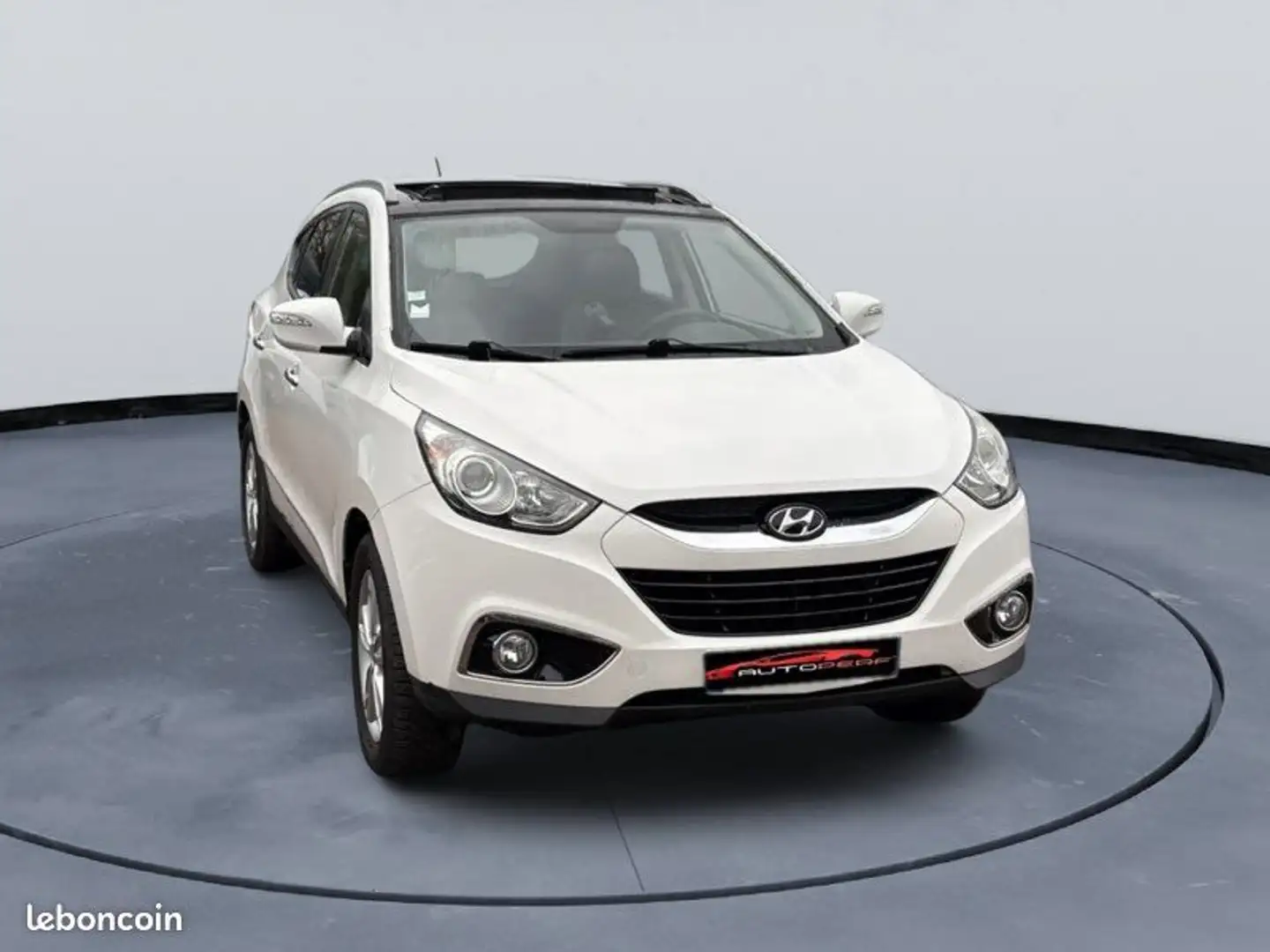 Hyundai iX35 2.0 CRDI 136CH PREMIUM PACK Attelage Toit ouvrant Sièges chauffant GPS Régulateur de vitesse Blanc - 2