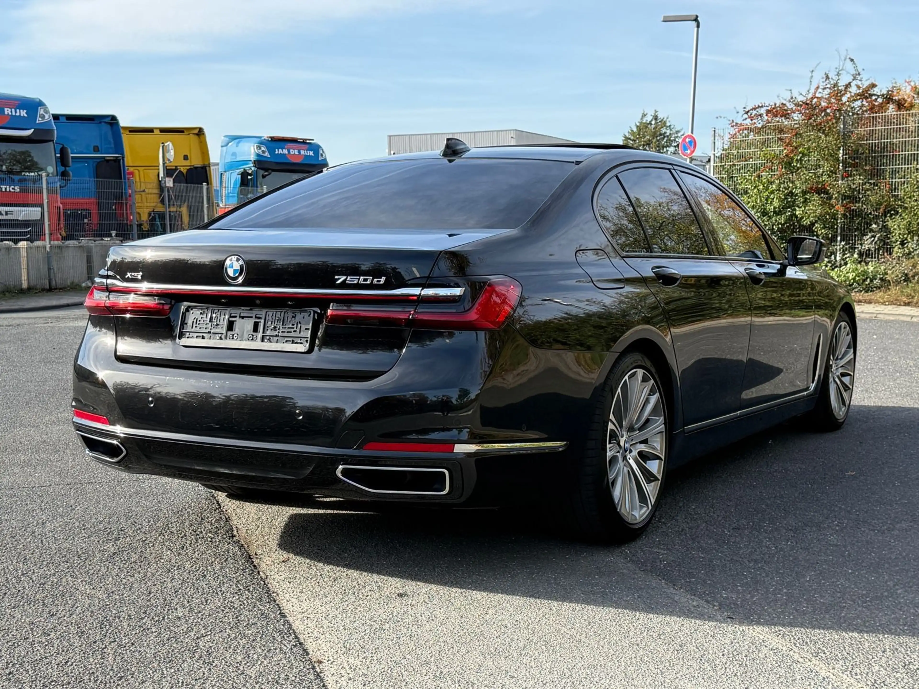 BMW 750 d xDrive*VOLL*ALCANTARA*MASSAGE*LASER*SD**** — photo 6