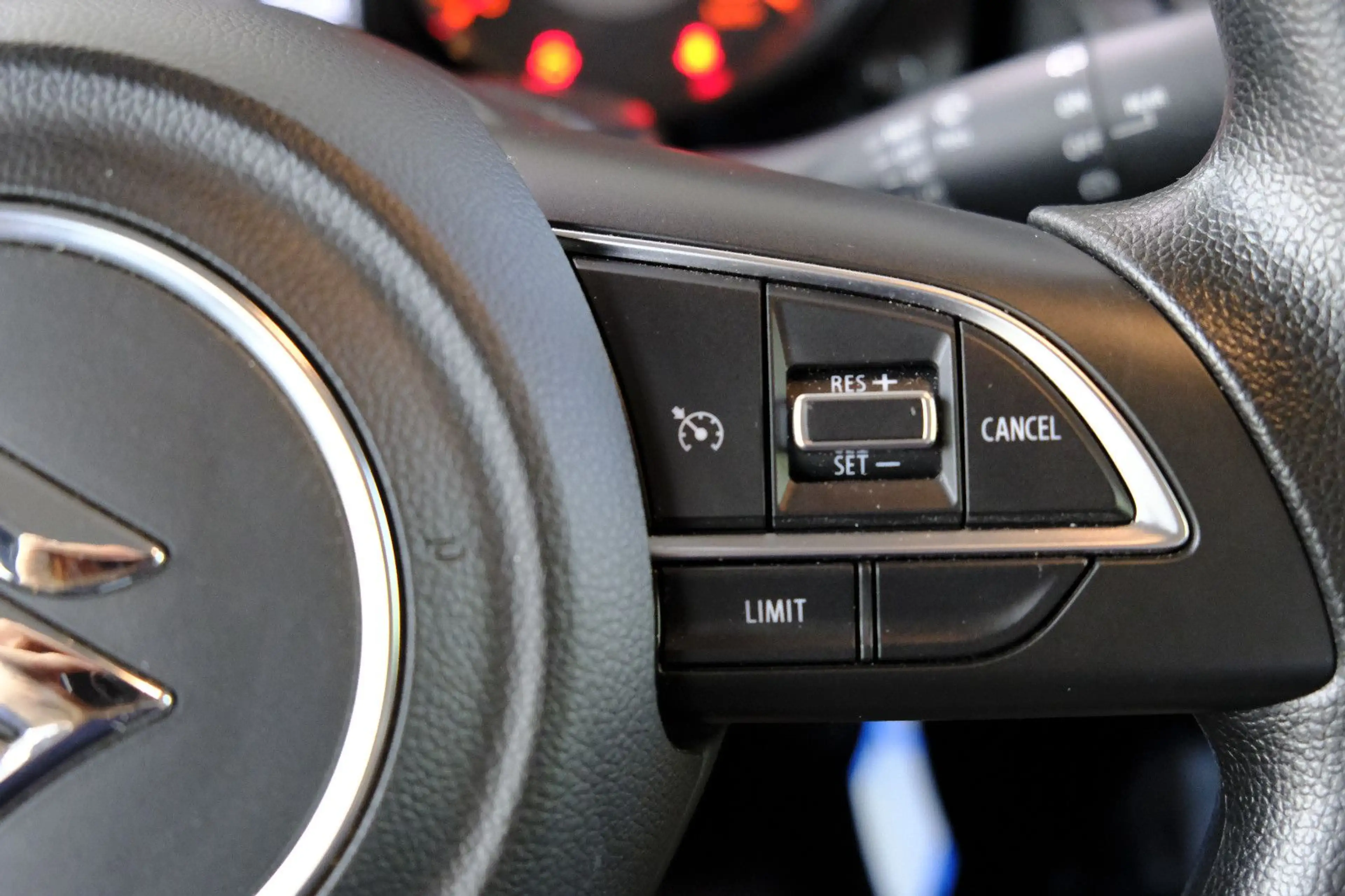 Suzuki Jimny Comfort AllGrip NFZ*AHK*ALUFELGEN*NEUWERTI — photo 12