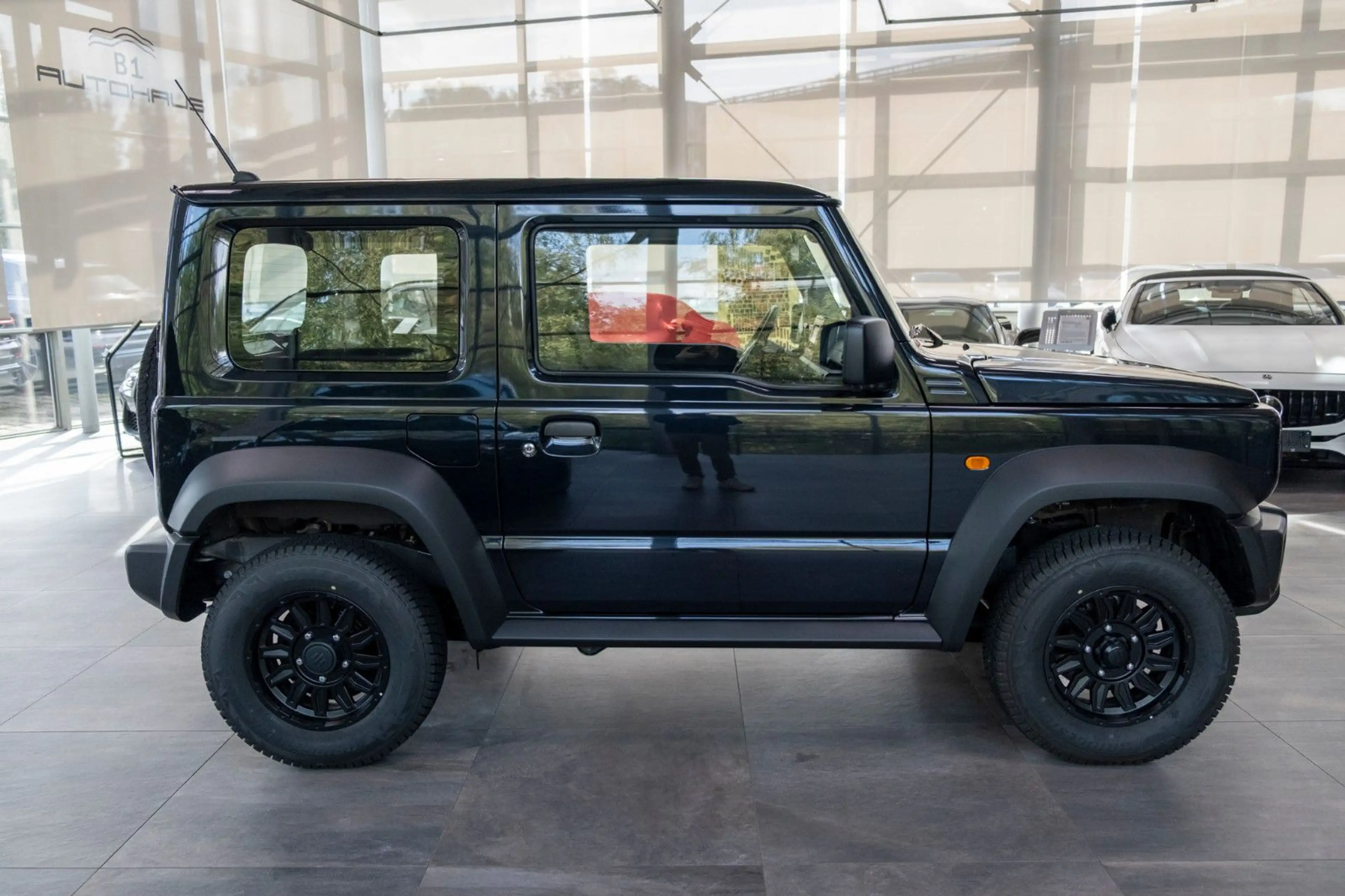 Suzuki Jimny Comfort AllGrip NFZ*AHK*ALUFELGEN*NEUWERTI — photo 4