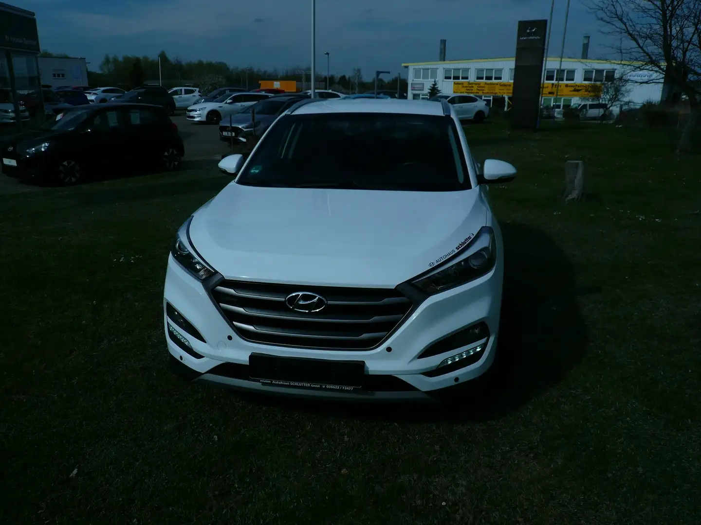 Hyundai TUCSON 2.0 CRDi 4WD Automatik Advantage Blanco - 2